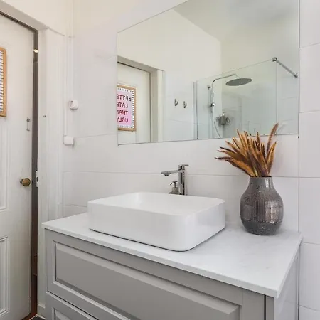Chiado Charm Sunny 1br With Views With Ac Apartment *