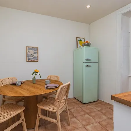 Chiado Charm Sunny 1br With Views With Ac Lisbon