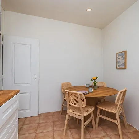 Chiado Charm Sunny 1br With Views With Ac Apartment Lisbon